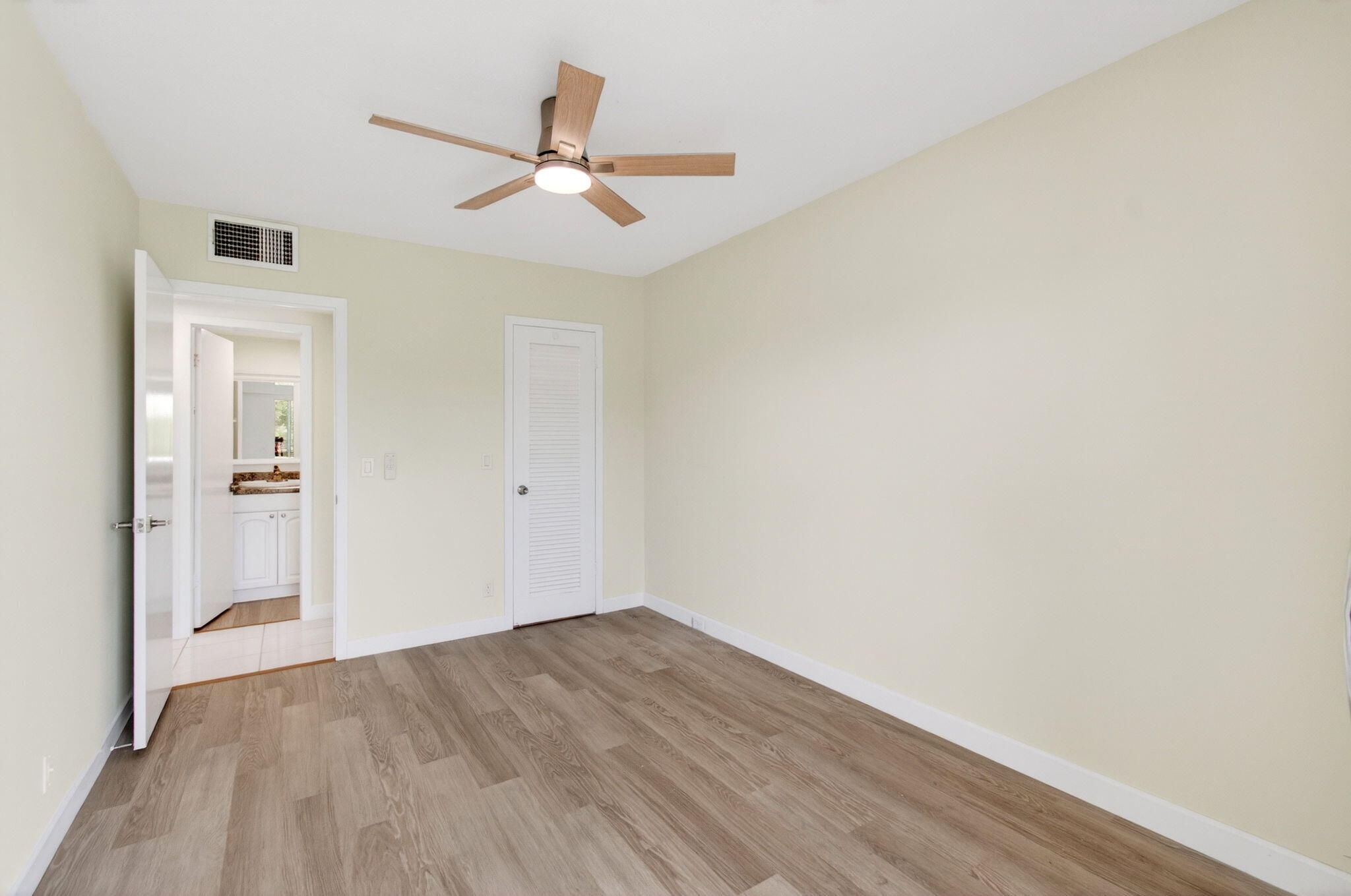 374 Brighton I, Unit 374 Boca Raton, FL 33434 - Photo 33 of 83 Second Bedroom