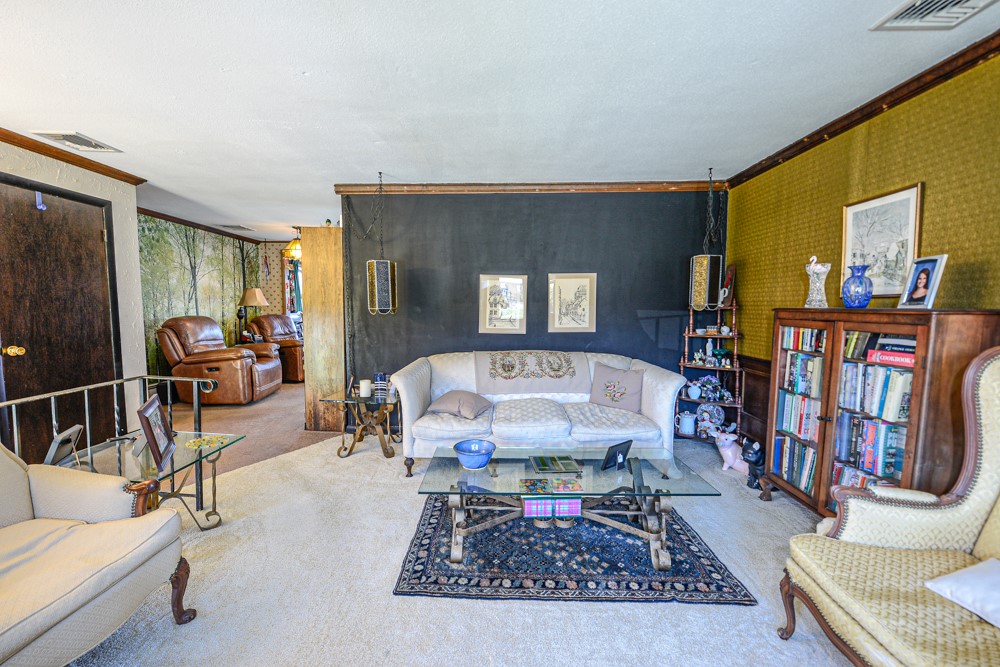 303 Middle Road Portsmouth, RI 02871 - Photo 9 of 32