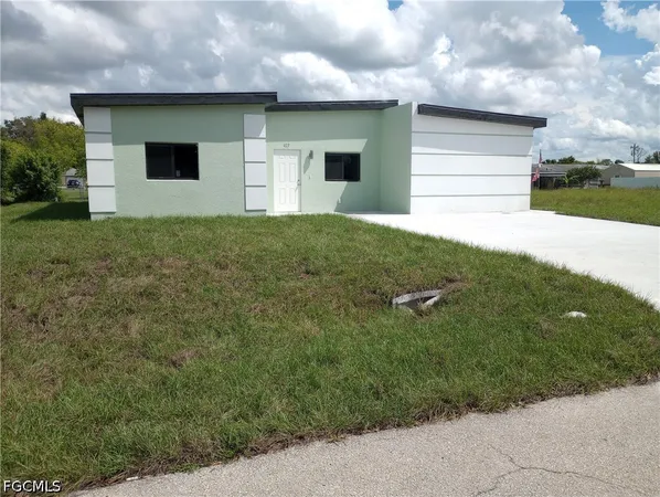 $1,800 | 423 Canyon Drive South, Lehigh Acres, FL 33936