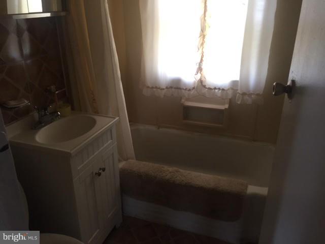 2926 Old Rte 50 Cambridge, MD 21613 - Photo 11 of 17 Bath