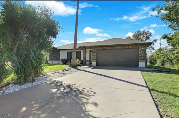 $2,600 | 1810 Northwest 17th Street, Cape Coral, FL 33993