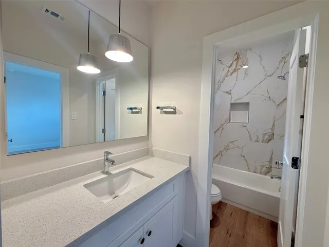 $2,495 | 5624 Bertellis Lane, Houston, TX 77091