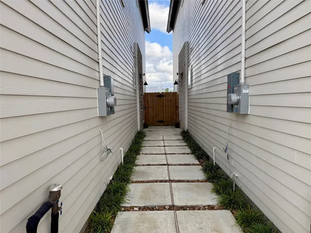 $2,495 | 5624 Bertellis Lane, Houston, TX 77091