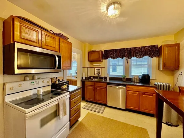 $2,900 | 29 Springfield Street, Unit 29, Watertown, MA 02472