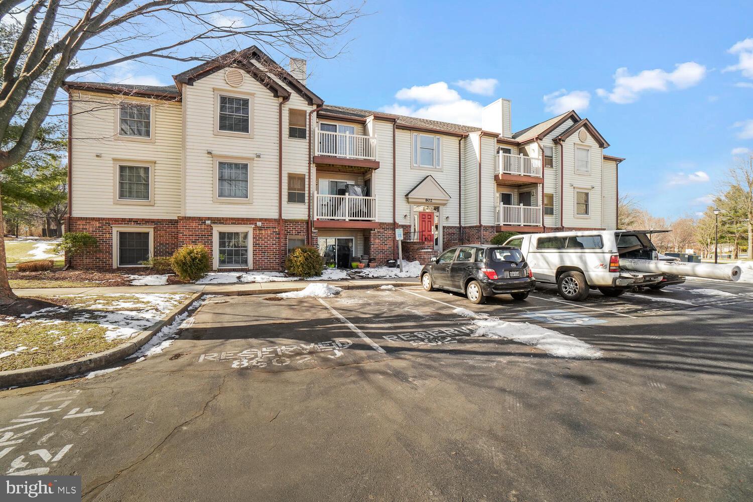 802 Stratford Way, Unit J Frederick, MD 21701 - Photo 1 of 33