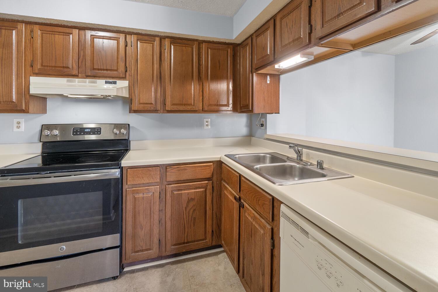 802 Stratford Way, Unit J Frederick, MD 21701 - Photo 12 of 33