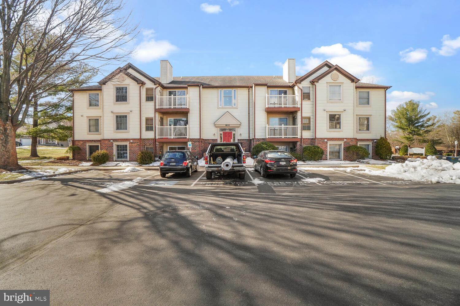 802 Stratford Way, Unit J Frederick, MD 21701 - Photo 2 of 33