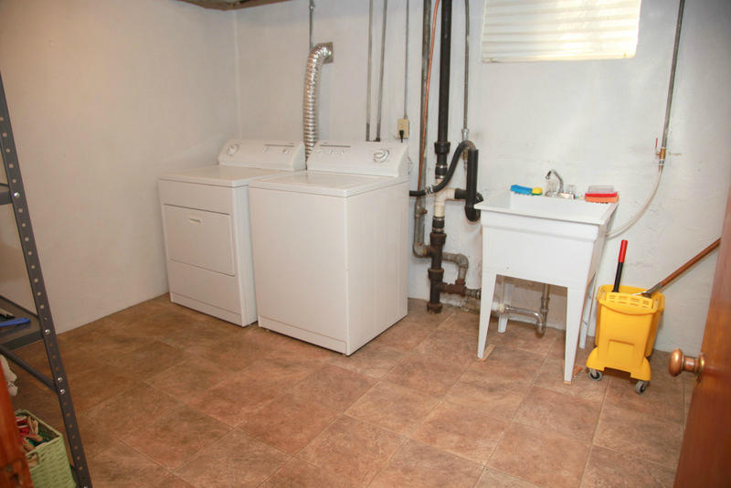 2715 Tillett Road Southwest Roanoke, VA 24015 - Photo 14 of 16 Laundry Room