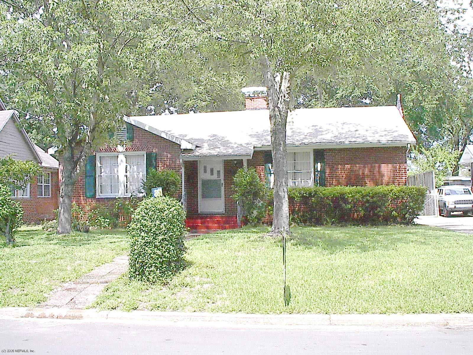 861 Old Hickory Road Jacksonville, FL 32207 - Photo 1 of 6 a house view with a garden space