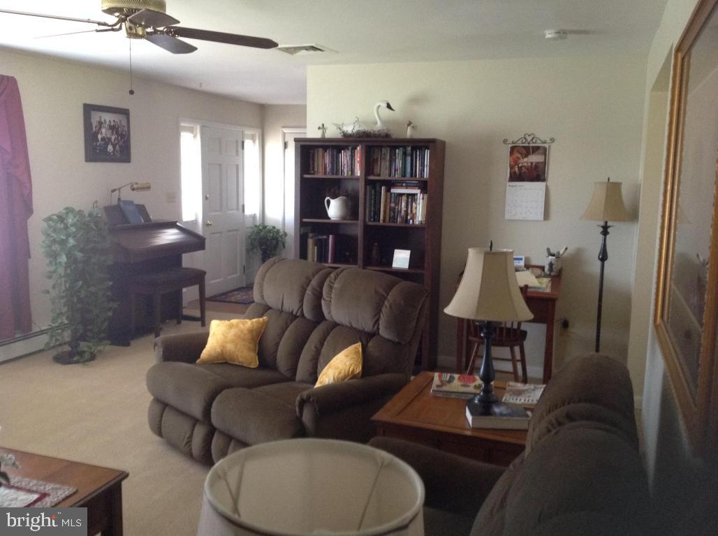 2385 Leabrook Road Lancaster, PA 17601 - Photo 6 of 46