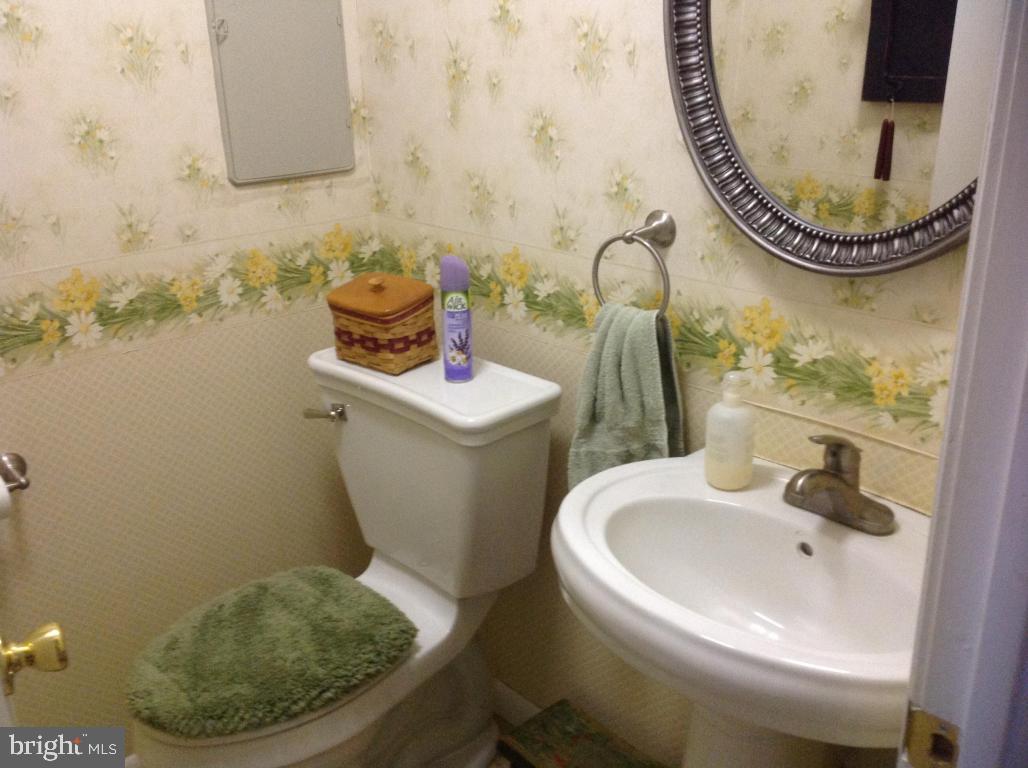 2385 Leabrook Road Lancaster, PA 17601 - Photo 7 of 46