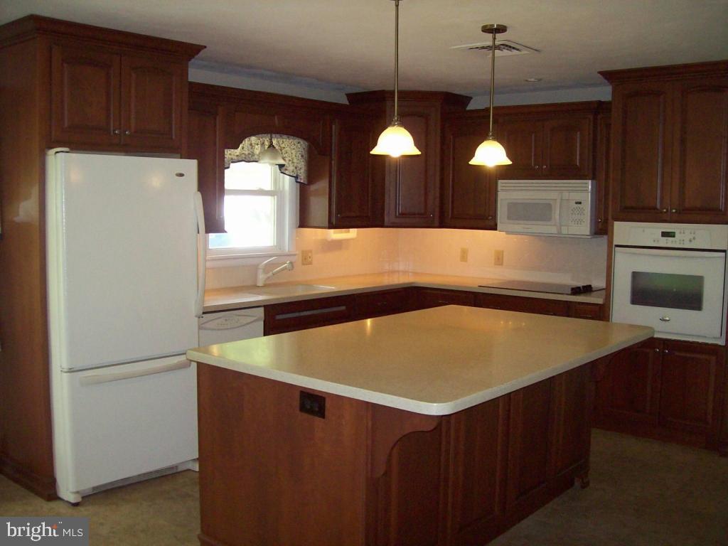2385 Leabrook Road Lancaster, PA 17601 - Photo 9 of 46