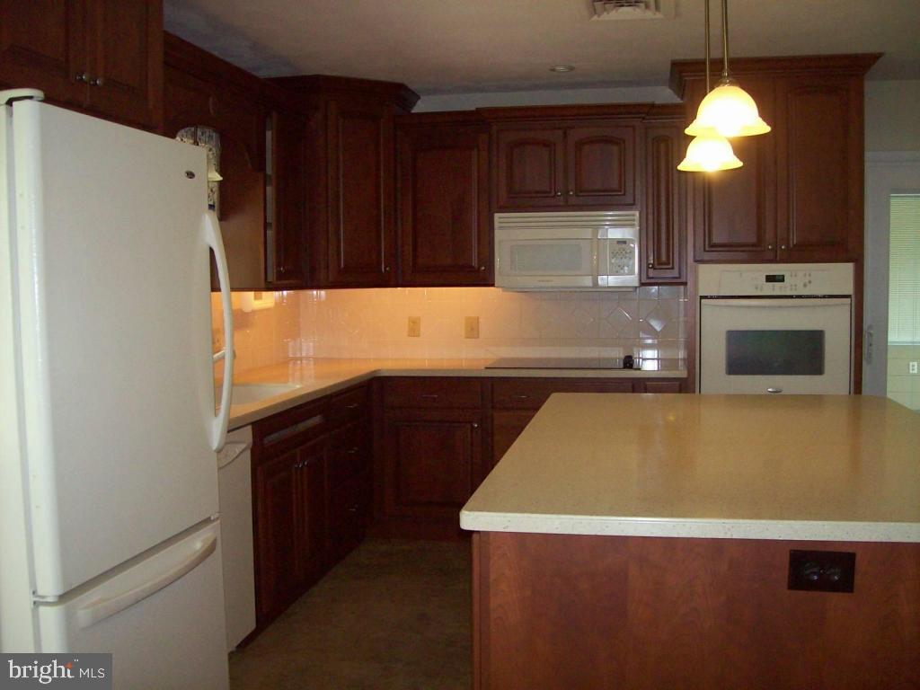 2385 Leabrook Road Lancaster, PA 17601 - Photo 10 of 46