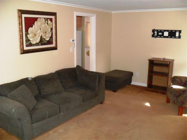 670 Allen Street Springfield, MA 01118 - Photo 11 of 22 Gallery Image 11
