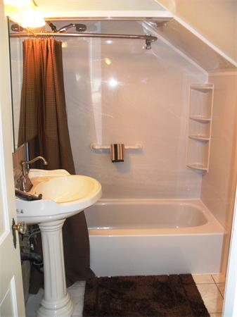 670 Allen Street Springfield, MA 01118 - Photo 17 of 22 Gallery Image 17