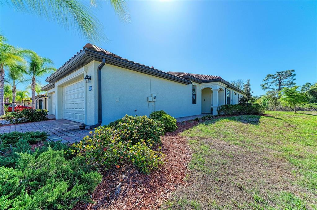 12440 Amica Loop Venice, FL 34293 - Photo 13 of 87