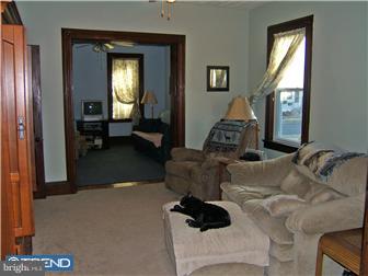 239 Kossuth Street Riverside, NJ 08075 - Photo 5 of 10 Living Room