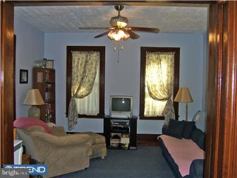 239 Kossuth Street Riverside, NJ 08075 - Photo 6 of 10 Family Room