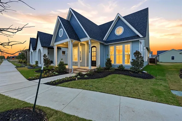 $479,000 | 321 Garrett Way, Midlothian, TX 76065