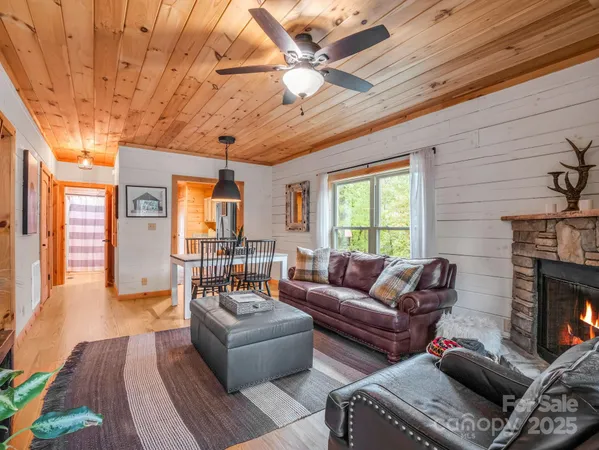 $385,000 | 174 Doves Way, Lake Lure, NC 28746