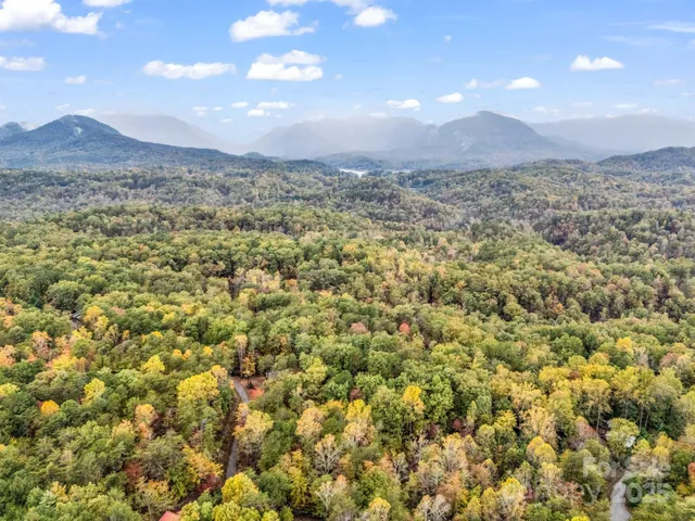 a view of a sky from a yard