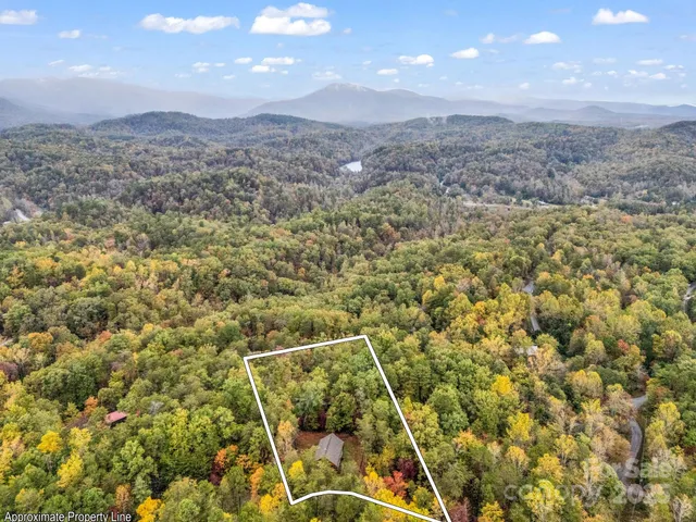 $399,000 | 174 Doves Way, Lake Lure, NC 28746