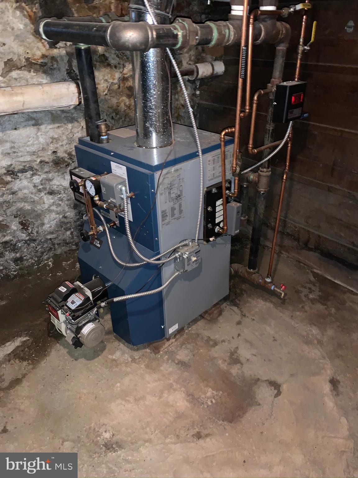 138 West Ridge Street Coaldale, PA 18218 - Photo 15 of 16 Newer oil burner