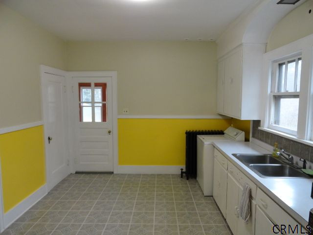 20 Katherine Road Colonie, NY 12205 - Photo 3 of 15 Photo 3