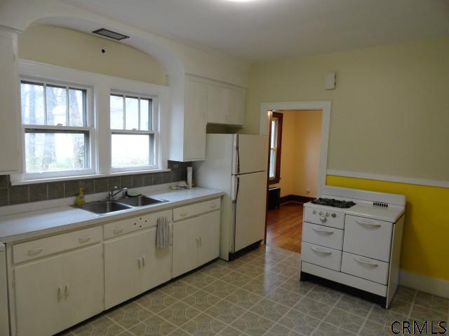 20 Katherine Road Colonie, NY 12205 - Photo 4 of 15 Photo 4