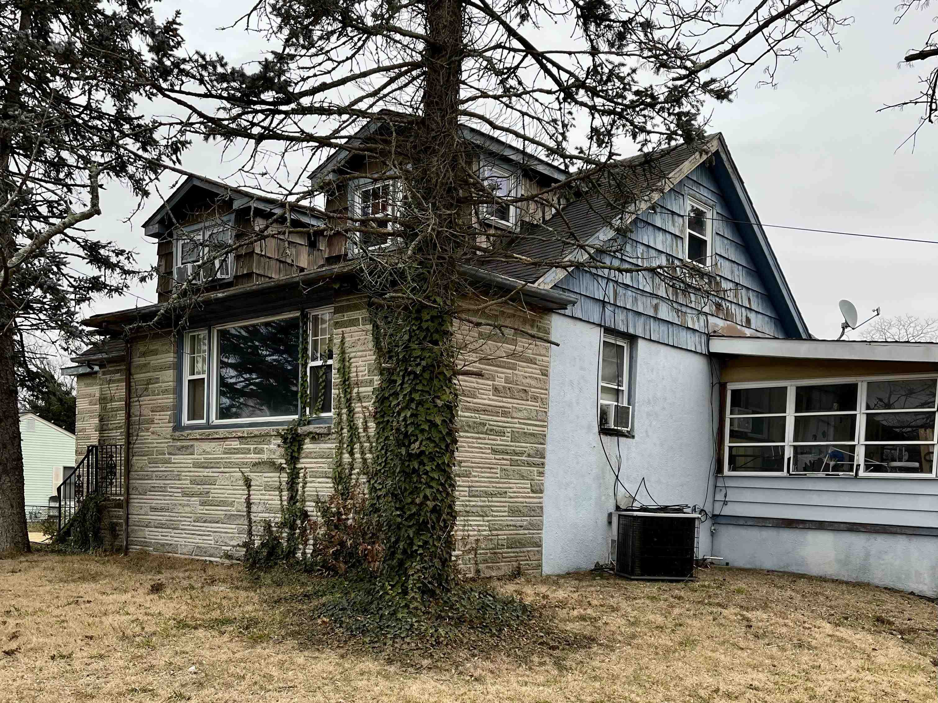 1634 Bayshore Road Villas, NJ 08251 - Photo 3 of 13 a view of a house with a yard