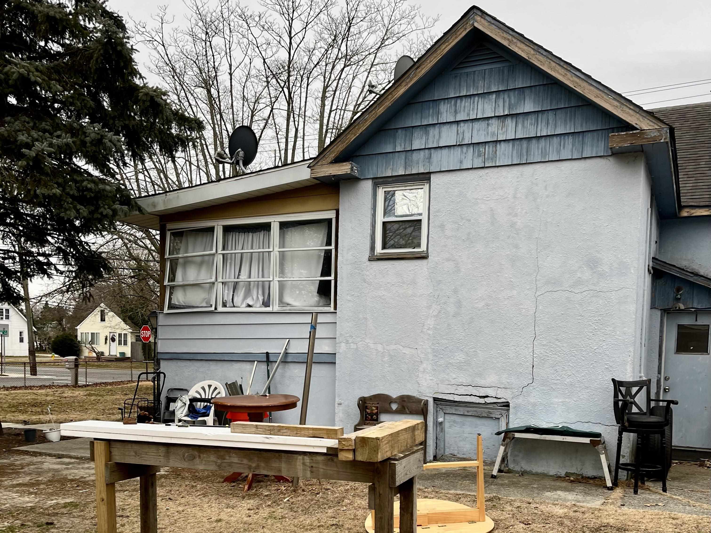 1634 Bayshore Road Villas, NJ 08251 - Photo 7 of 13 a front view of a house with garden