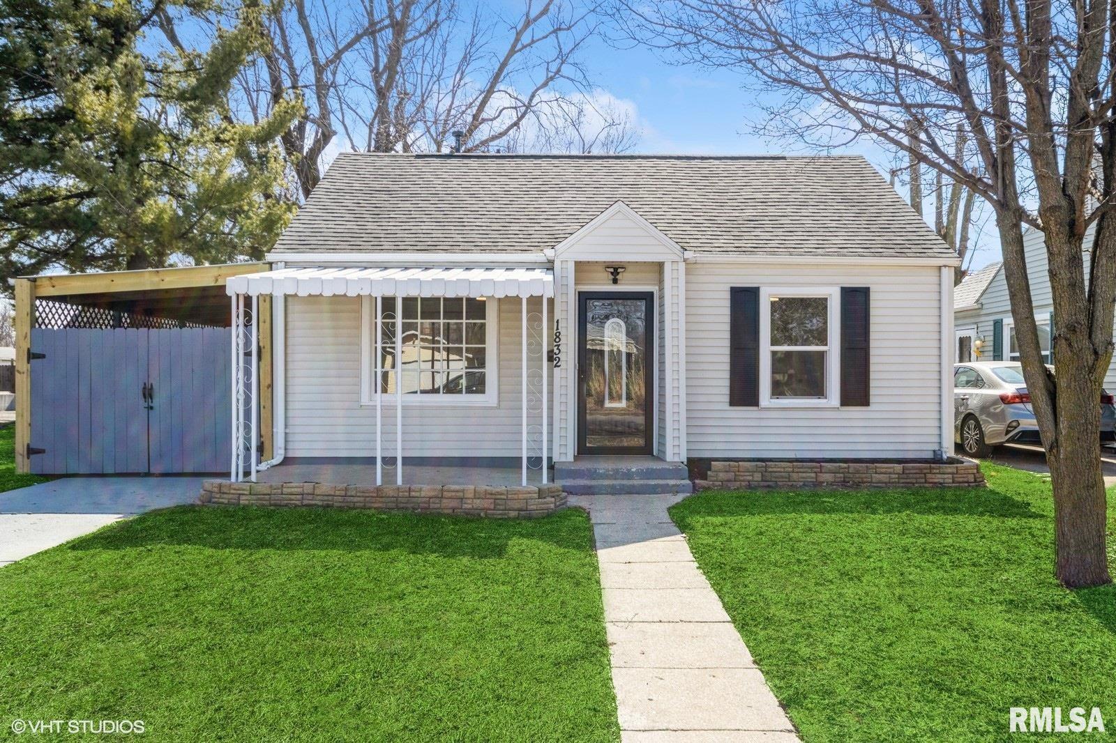 1832 East Keys Avenue Springfield, IL 62702 - Photo 1 of 15
