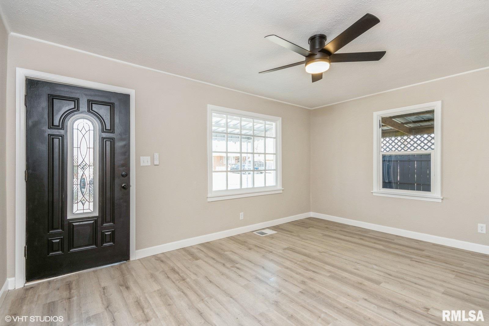1832 East Keys Avenue Springfield, IL 62702 - Photo 2 of 15