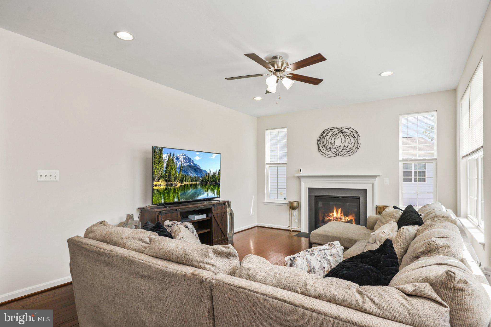 16183 Raptor Crest Lane Woodbridge, VA 22193 - Photo 15 of 51 Cozy living space with modern charm.