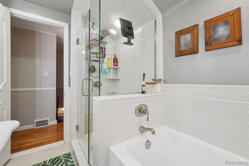 1039 Hawthorne Road Grosse Pointe Woods, MI 48236 - Photo 20 of 63