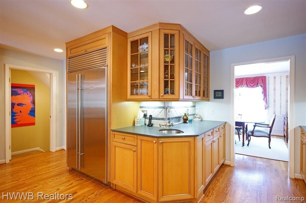 3590 Roland Drive Bloomfield Hills, MI 48301 - Photo 7 of 20 Kitchen