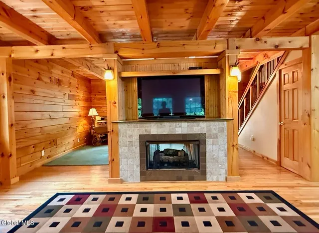 $2,850 | 7 McGowan Circle, Lake George, NY 12845