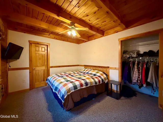 $2,850 | 7 McGowan Circle, Lake George, NY 12845