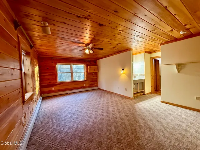 $2,850 | 7 McGowan Circle, Lake George, NY 12845