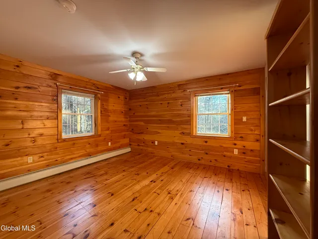 $2,850 | 7 McGowan Circle, Lake George, NY 12845