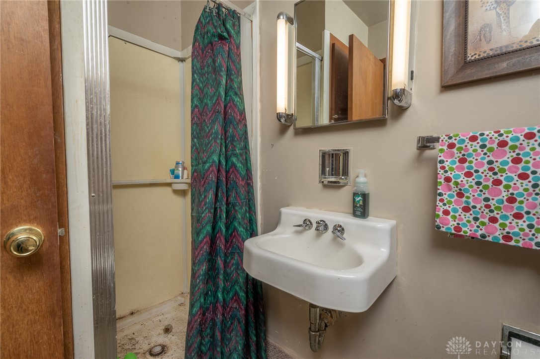 717 Lymington Road Troy, OH 45373 - Photo 16 of 27 Gallery Image 16