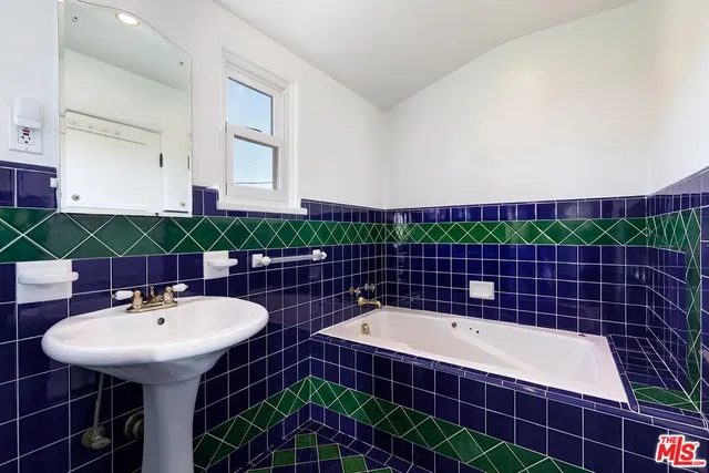 $17,500 | 1304 San Vicente Boulevard, Santa Monica, CA 90402