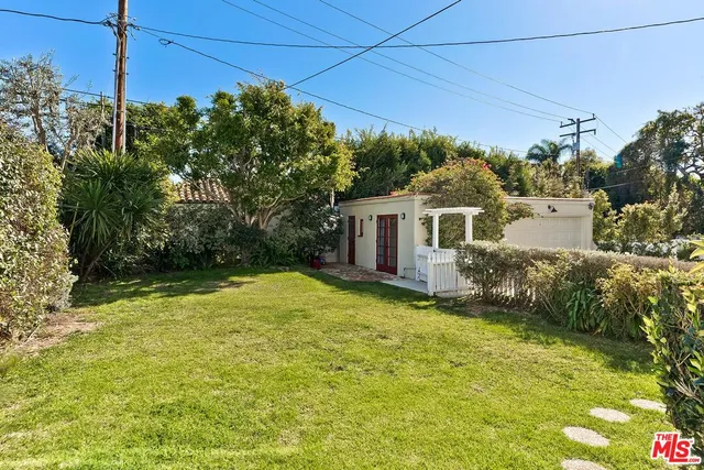 $17,500 | 1304 San Vicente Boulevard, Santa Monica, CA 90402