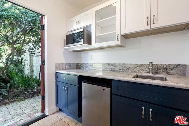 $17,500 | 1304 San Vicente Boulevard, Santa Monica, CA 90402