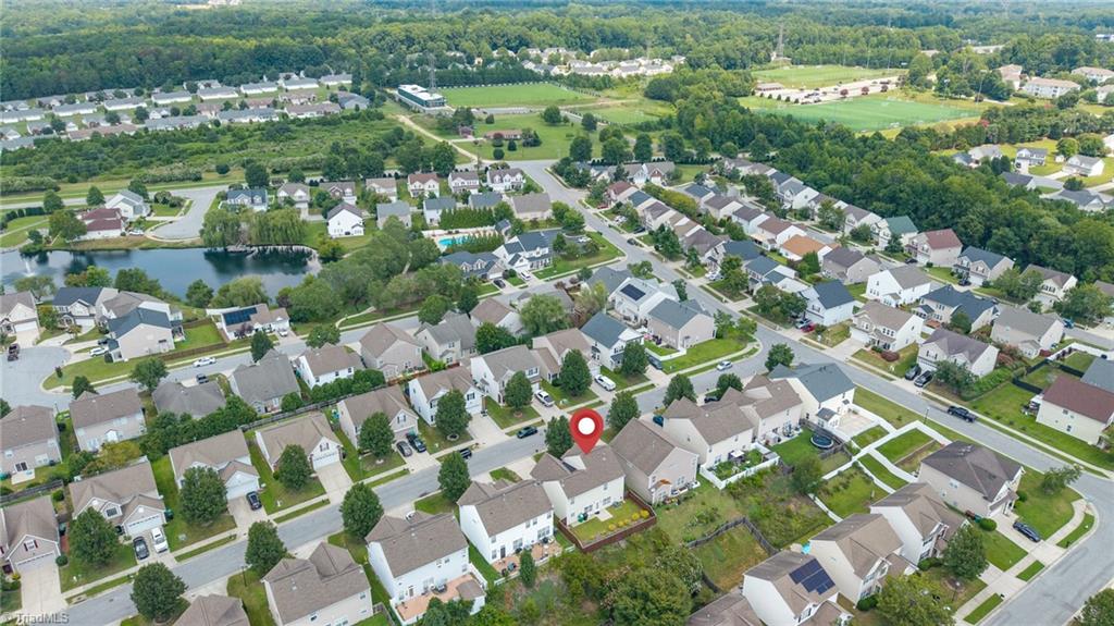 825 Hedgepath Terrace High Point, NC 27265 - Photo 17 of 19 Gallery Image 17