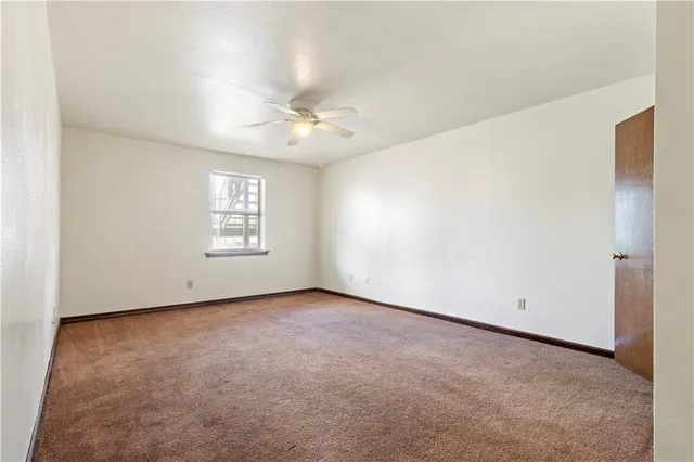 $1,350 | 4293 Lac Saint Pierre Drive, Unit 104, Harvey, LA 70058