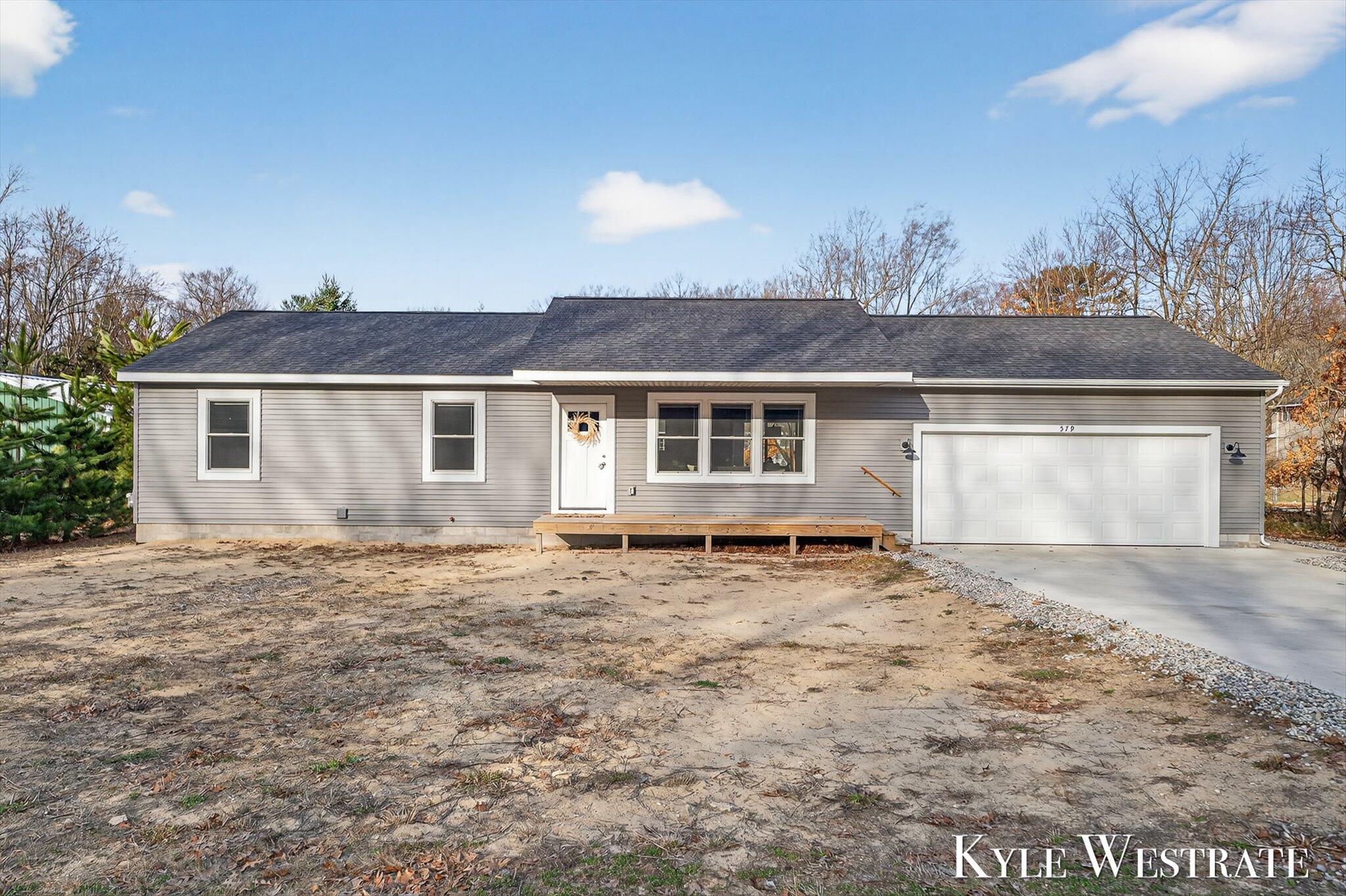 579 South Walker Road Muskegon, MI 49442 - Photo 1 of 27 01-AIV00157