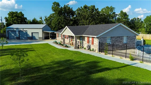 $589,900 | 312 Charger Drive, Macks Creek, MO 65786