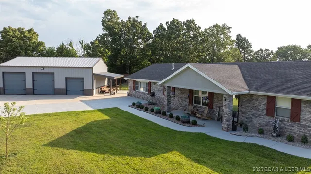 $589,900 | 312 Charger Drive, Macks Creek, MO 65786