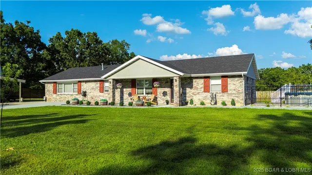 $589,900 | 312 Charger Drive, Macks Creek, MO 65786